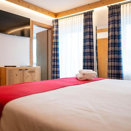 Hotel Des Alpes Cortina dʼAmpezzo Esterno foto