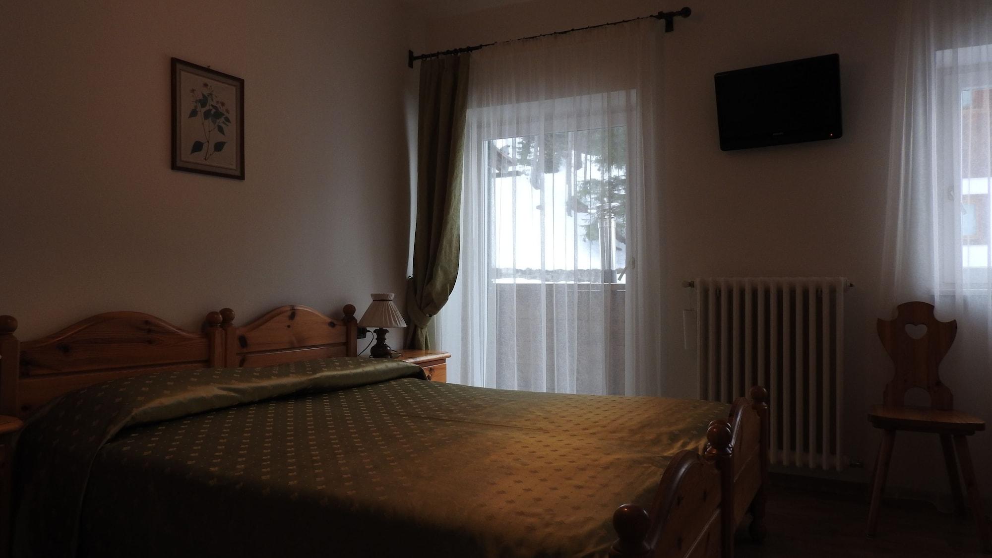 Hotel Des Alpes Cortina dʼAmpezzo Esterno foto