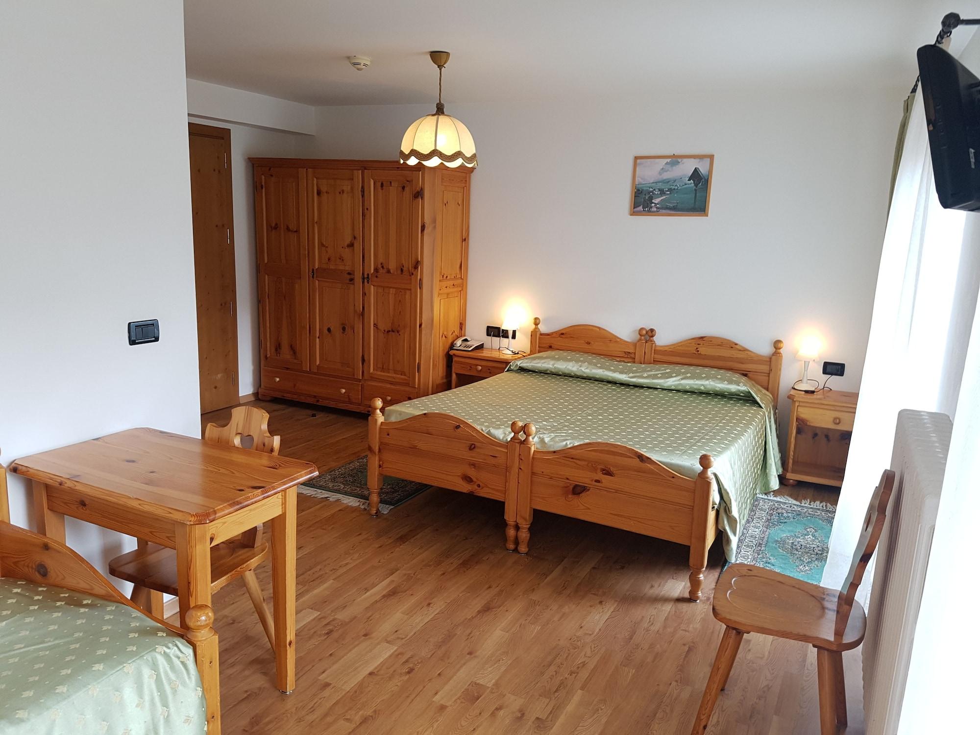 Hotel Des Alpes Cortina dʼAmpezzo Esterno foto