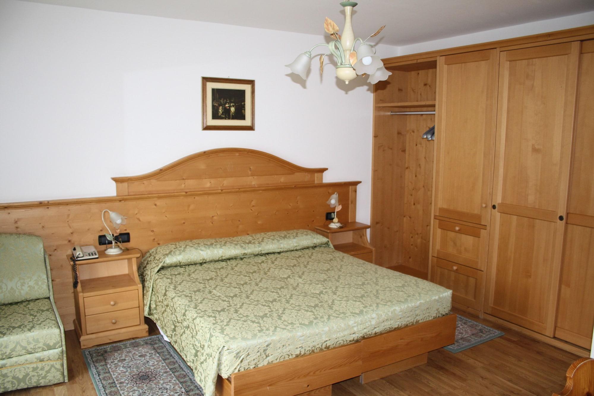 Hotel Des Alpes Cortina dʼAmpezzo Esterno foto