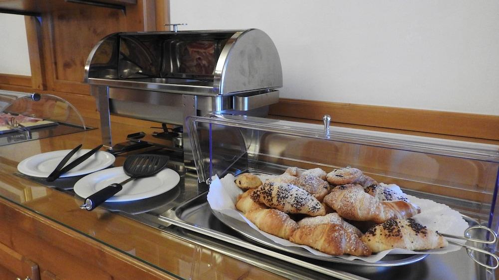 Hotel Des Alpes Cortina dʼAmpezzo Esterno foto