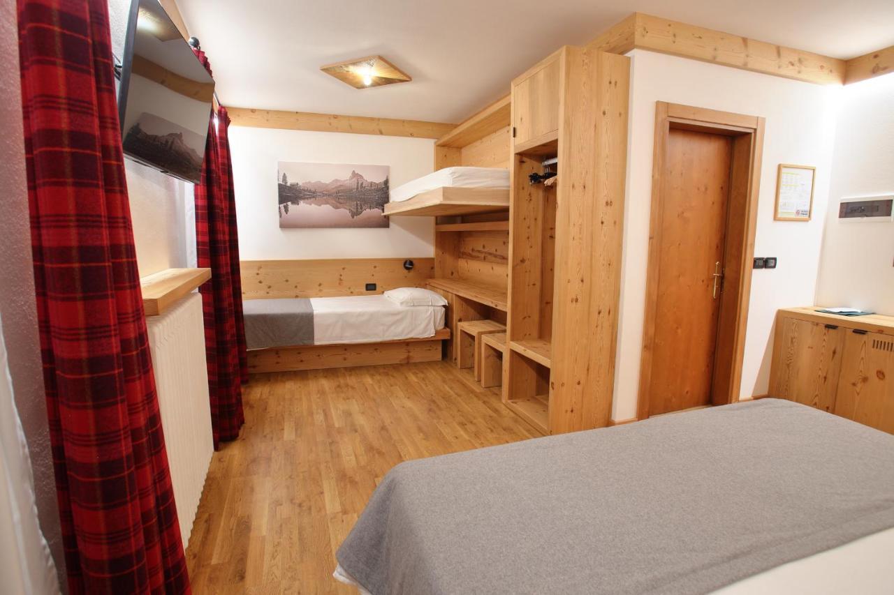 Hotel Des Alpes Cortina dʼAmpezzo Esterno foto