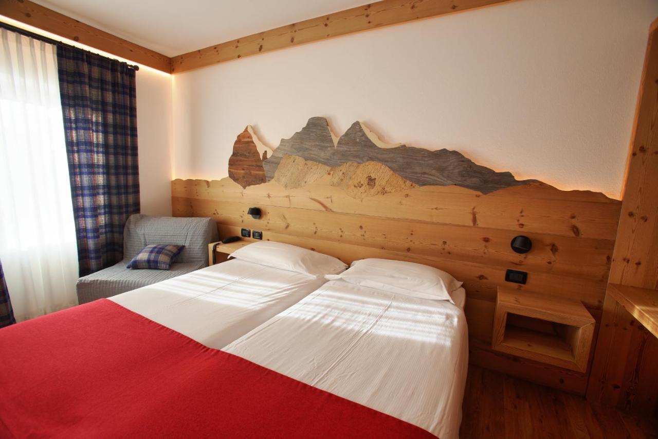 Hotel Des Alpes Cortina dʼAmpezzo Esterno foto