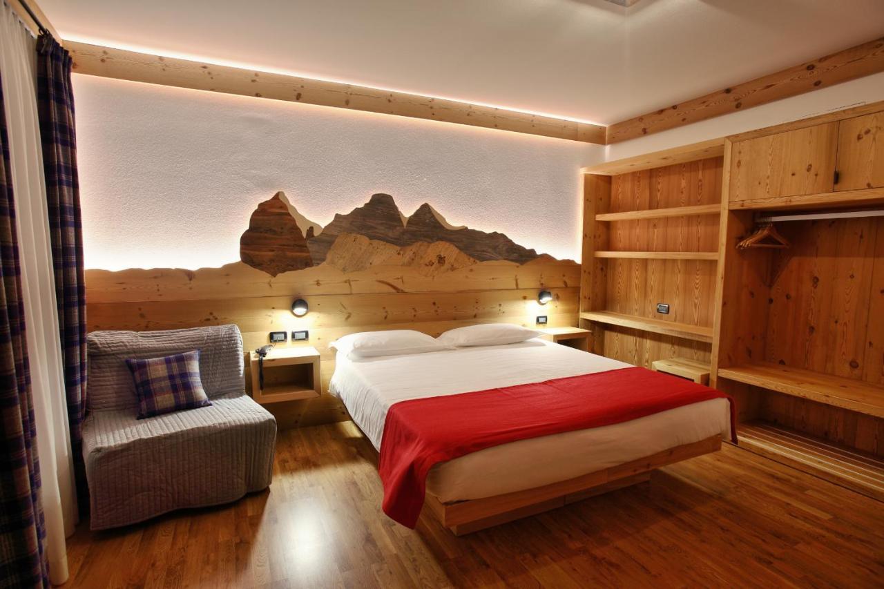 Hotel Des Alpes Cortina dʼAmpezzo Esterno foto