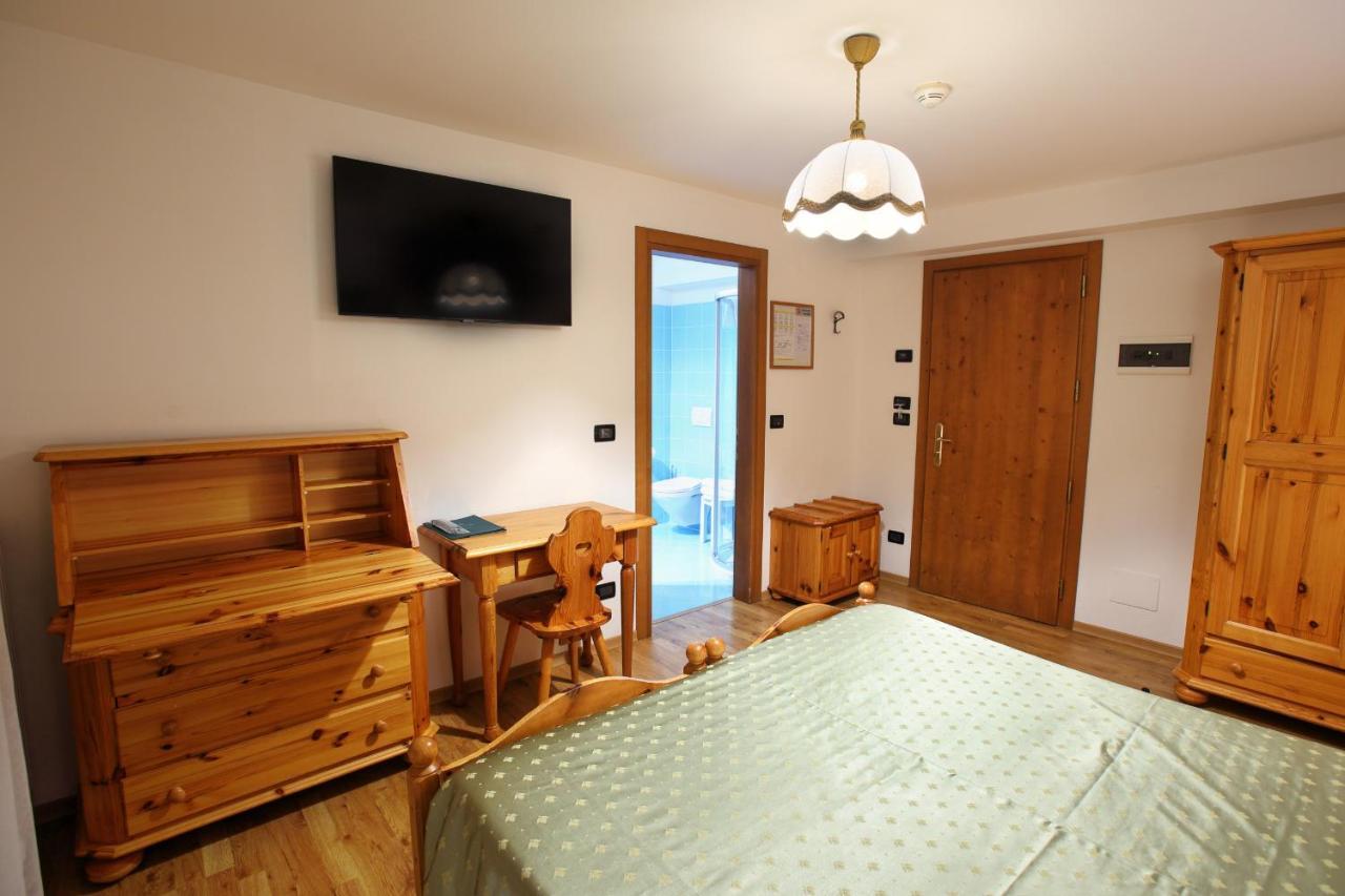 Hotel Des Alpes Cortina dʼAmpezzo Esterno foto