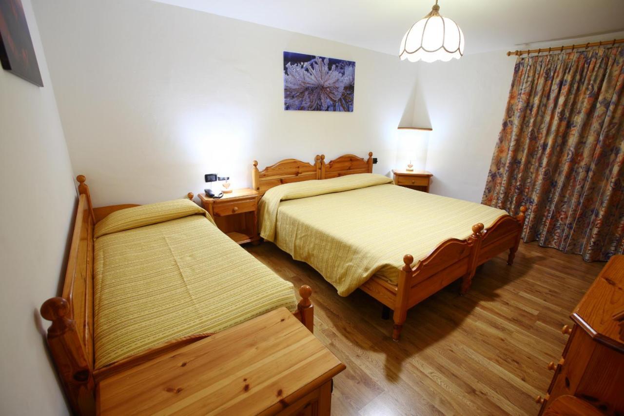 Hotel Des Alpes Cortina dʼAmpezzo Esterno foto