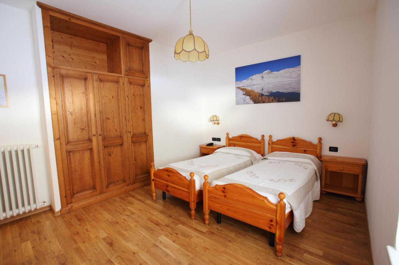 Hotel Des Alpes Cortina dʼAmpezzo Esterno foto