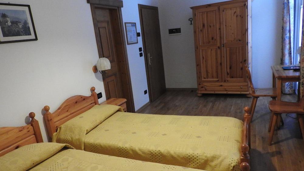 Hotel Des Alpes Cortina dʼAmpezzo Esterno foto