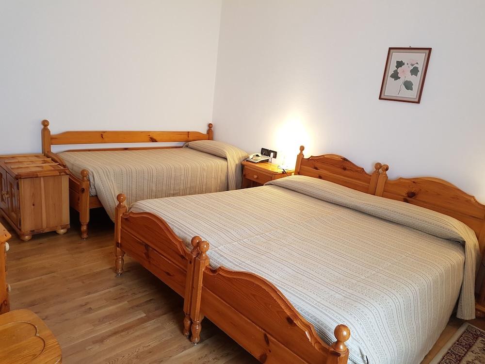 Hotel Des Alpes Cortina dʼAmpezzo Esterno foto