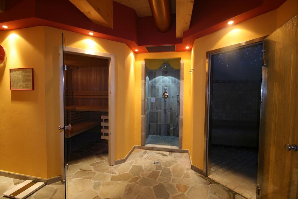 Hotel Des Alpes Cortina dʼAmpezzo Esterno foto