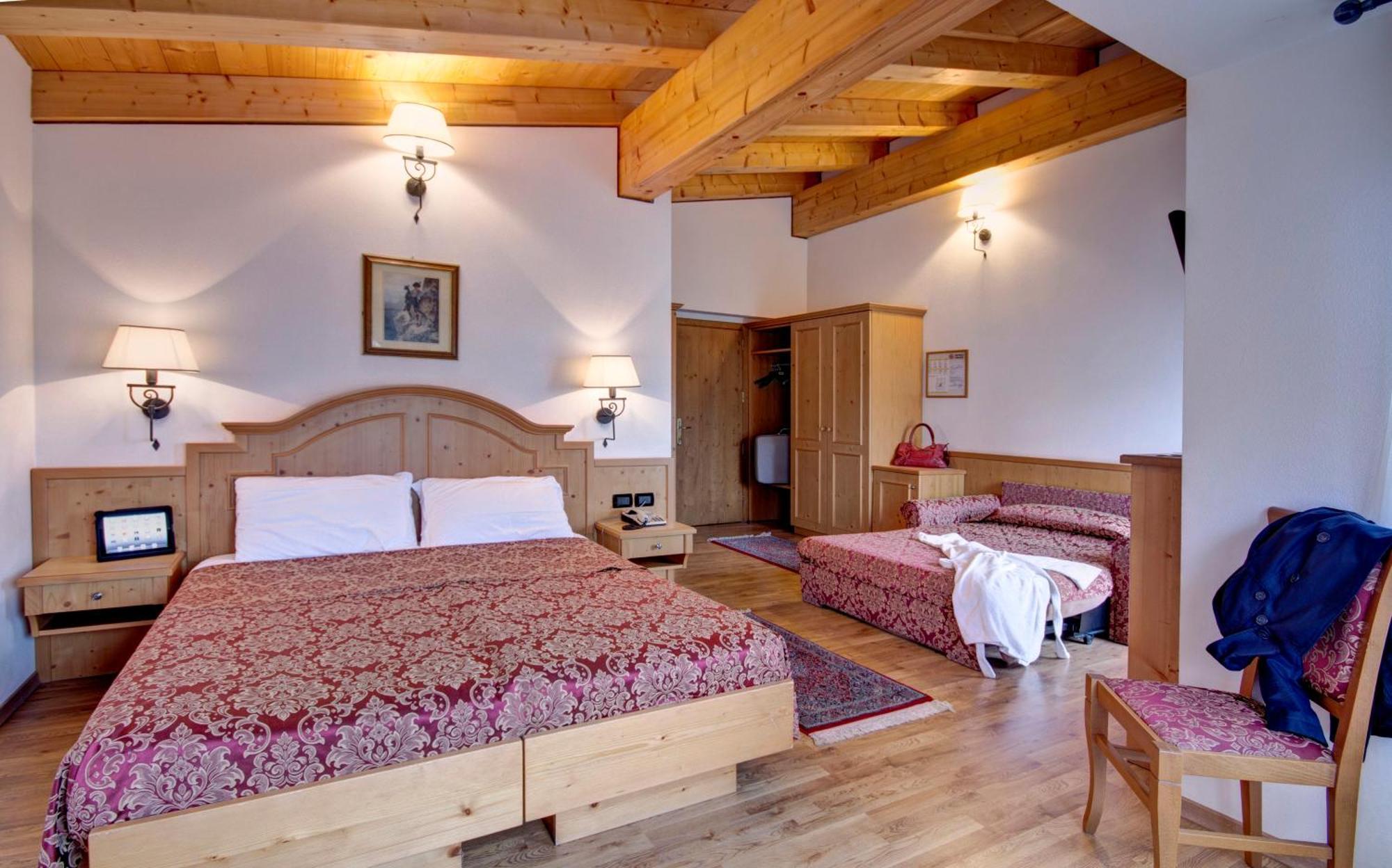 Hotel Des Alpes Cortina dʼAmpezzo Esterno foto